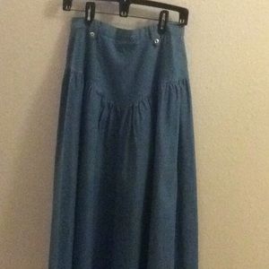 WOMEN’S CIRCLE T DENIM SKIRT SIZE 11/12